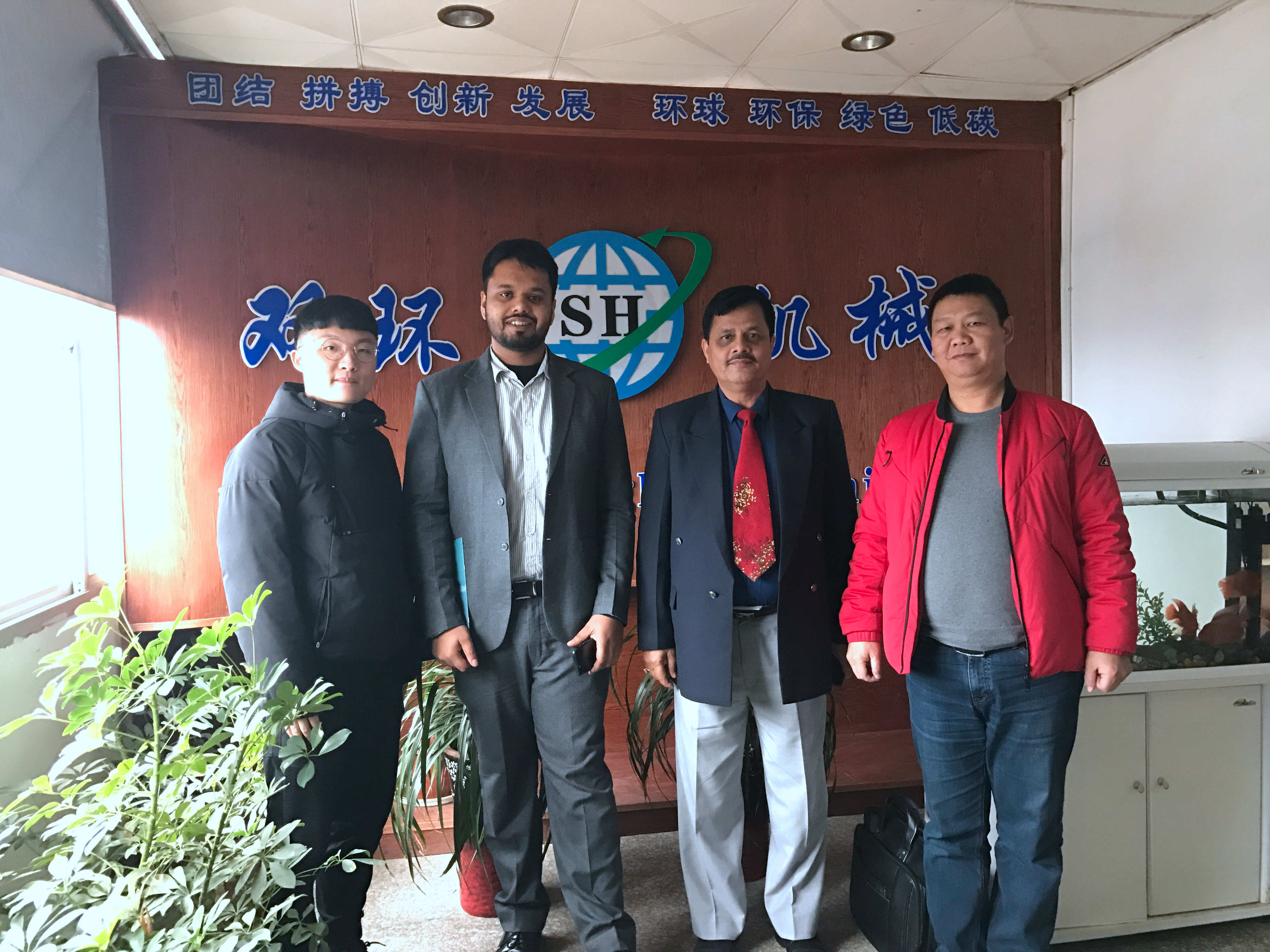 印度玻璃纖維生產(chǎn)試管設(shè)備客戶來(lái)訪